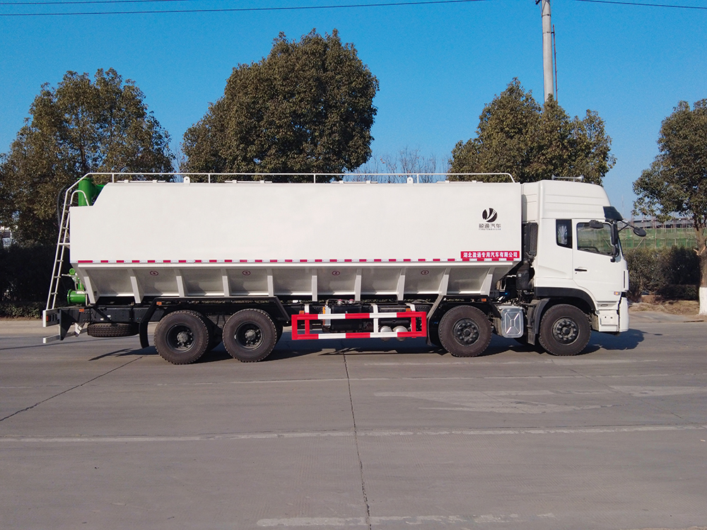 東風(fēng)天龍前四后八散裝飼料車