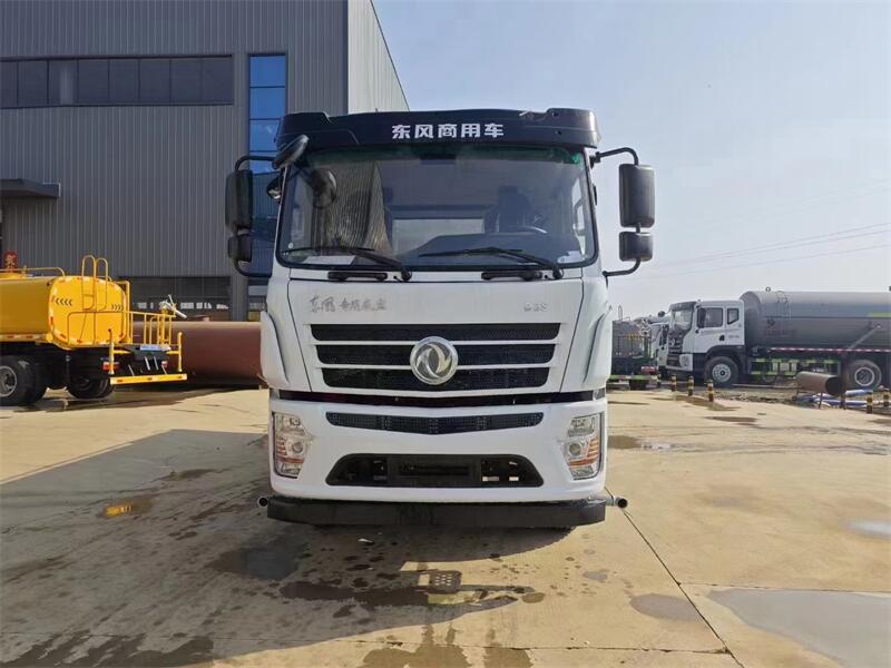 東風(fēng)D3S玉柴170匹馬力灑水車(chē)