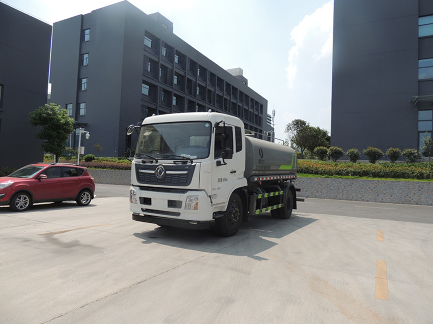 東風(fēng)天錦15方灑水車(chē)-16方灑水車(chē)